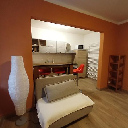 Kleine 1-Raum-Ferienwohnung Mit Hohem Komfort Teuchern Экстерьер фото