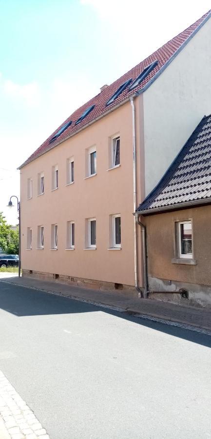 Kleine 1-Raum-Ferienwohnung Mit Hohem Komfort Teuchern Экстерьер фото